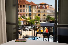 Blanc Smith Residence