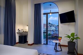 Blanc Smith Residence