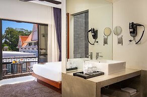 Blanc Smith Residence