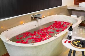 Blanc Smith Residence