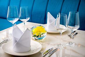 Blanc Smith Residence