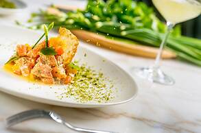 Blanc Smith Residence