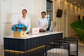 Blanc Smith Residence