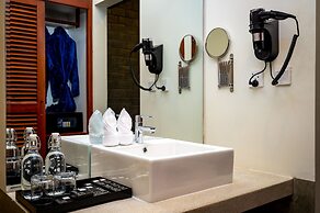 Blanc Smith Residence