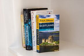 Johnston Terrace Apartment