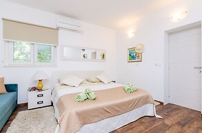 Camelia Luxury Apartments