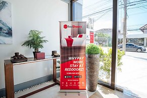 RedDoorz Plus @ AS Fortuna Cebu
