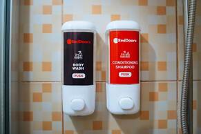 RedDoorz @ Palanan Makati 2