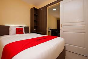 RedDoorz Plus near Paragon Mall Semarang