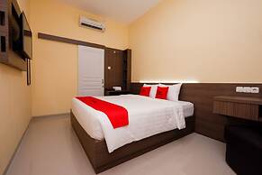 RedDoorz Plus near Paragon Mall Semarang