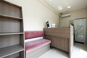 RedDoorz Plus near Paragon Mall Semarang