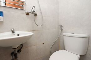 RedDoorz Near Kota Lama Semarang