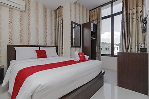 RedDoorz Plus @ Paal 2 Manado
