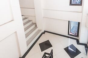 RedDoorz Plus @ Paal 2 Manado