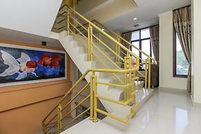 RedDoorz Plus @ Paal 2 Manado