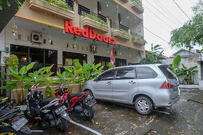 RedDoorz @ Jalan Pramuka Manado