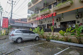 RedDoorz @ Jalan Pramuka Manado