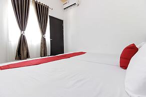 RedDoorz near Sam Ratulangi Airport