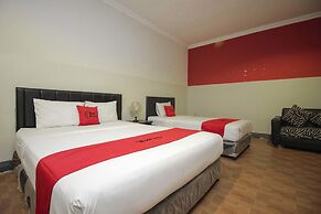 RedDoorz near Bethesda Manado