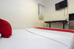 RedDoorz near Bethesda Manado