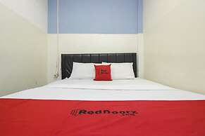 RedDoorz near Bethesda Manado