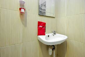 RedDoorz near Bethesda Manado