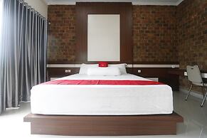 RedDoorz Plus near Kualanamu Airport