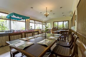 RedDoorz Plus near GBK Senayan