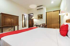 RedDoorz Plus near GBK Senayan