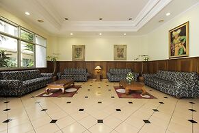 RedDoorz Plus near GBK Senayan