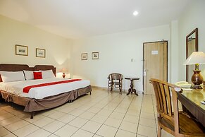 RedDoorz Plus near GBK Senayan