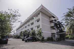 RedDoorz Plus near GBK Senayan