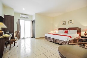 RedDoorz Plus near GBK Senayan