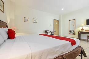 RedDoorz Plus near GBK Senayan