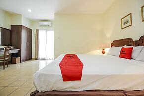 RedDoorz Plus near GBK Senayan