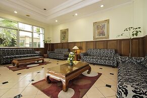 RedDoorz Plus near GBK Senayan