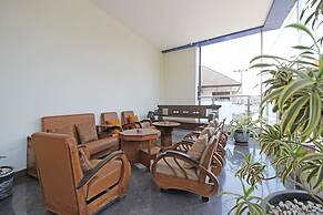 RedDoorz near UNS Solo