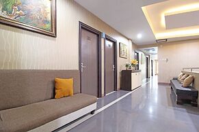 RedDoorz near UNS Solo