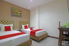 RedDoorz near UNS Solo