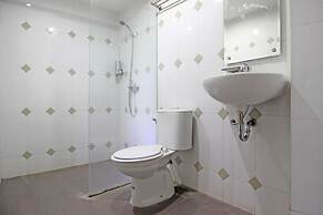 RedDoorz near UNS Solo