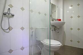 RedDoorz near UNS Solo