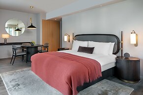 The Stratford, Autograph Collection