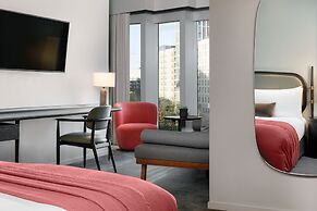 The Stratford, Autograph Collection