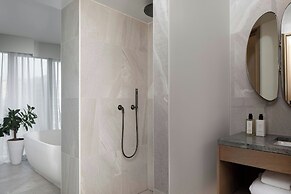 The Stratford, Autograph Collection