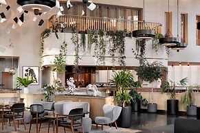 The Stratford, Autograph Collection