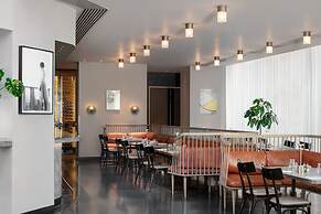 The Stratford, Autograph Collection