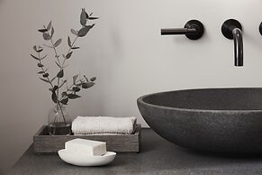 The Stratford, Autograph Collection