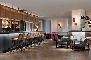 The Stratford, Autograph Collection