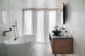 The Stratford, Autograph Collection