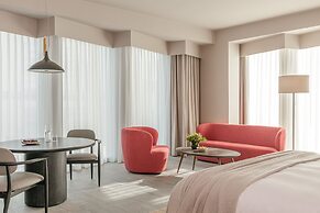 The Stratford, Autograph Collection